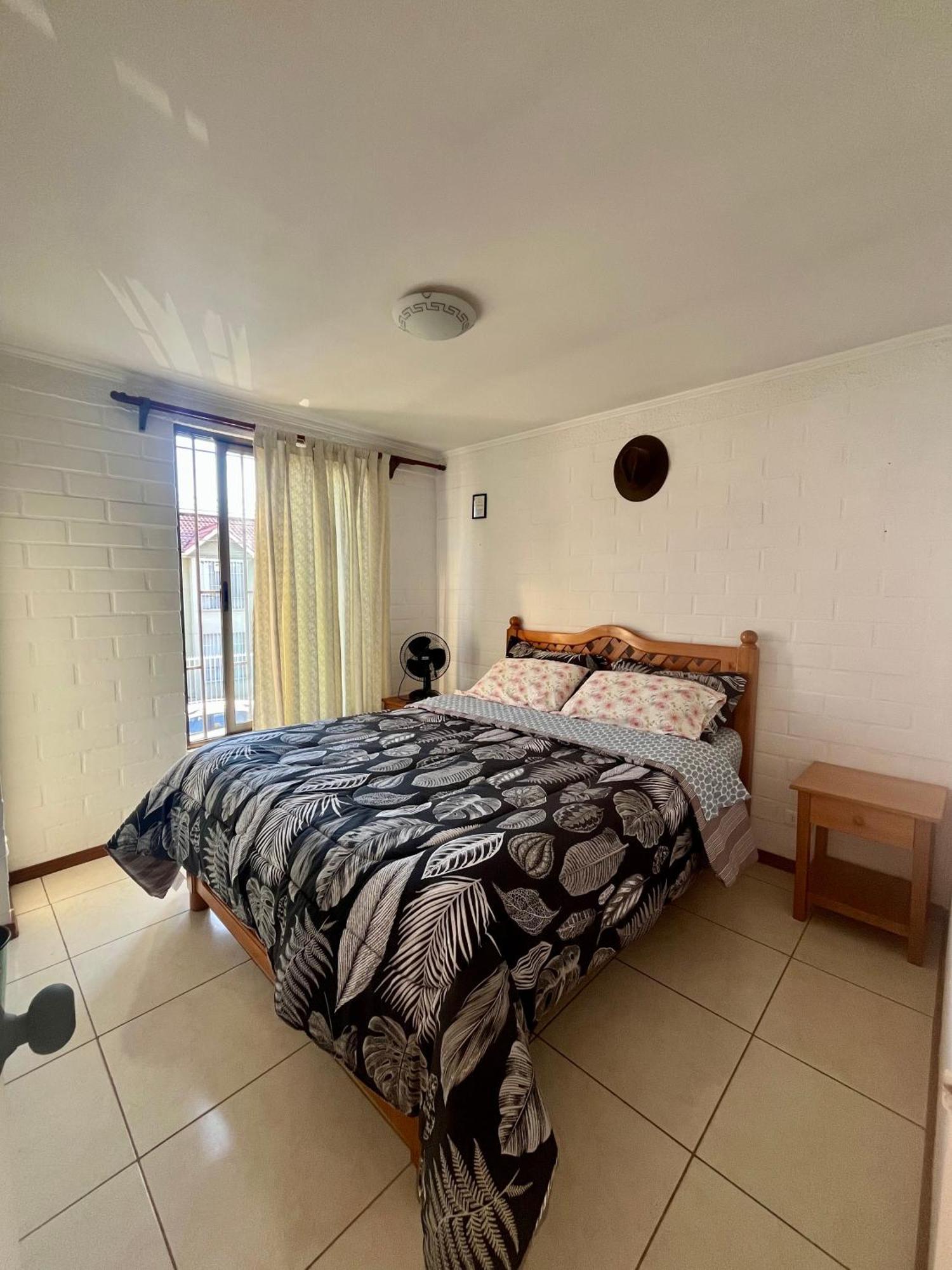 סנטיאגו Hostel Tu Espacio Re - Casa Cerca Del Aeropuerto מראה חיצוני תמונה